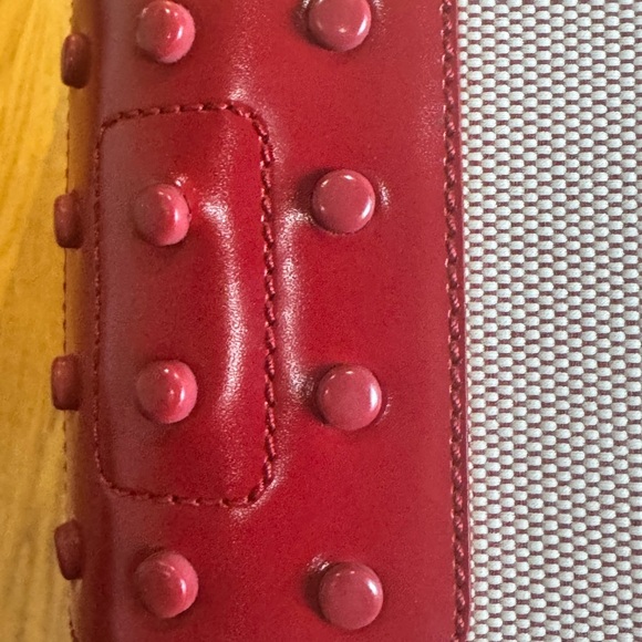 Tod's Beige Canvas Shoulder Bag with red Trim - Picture 5 of 9